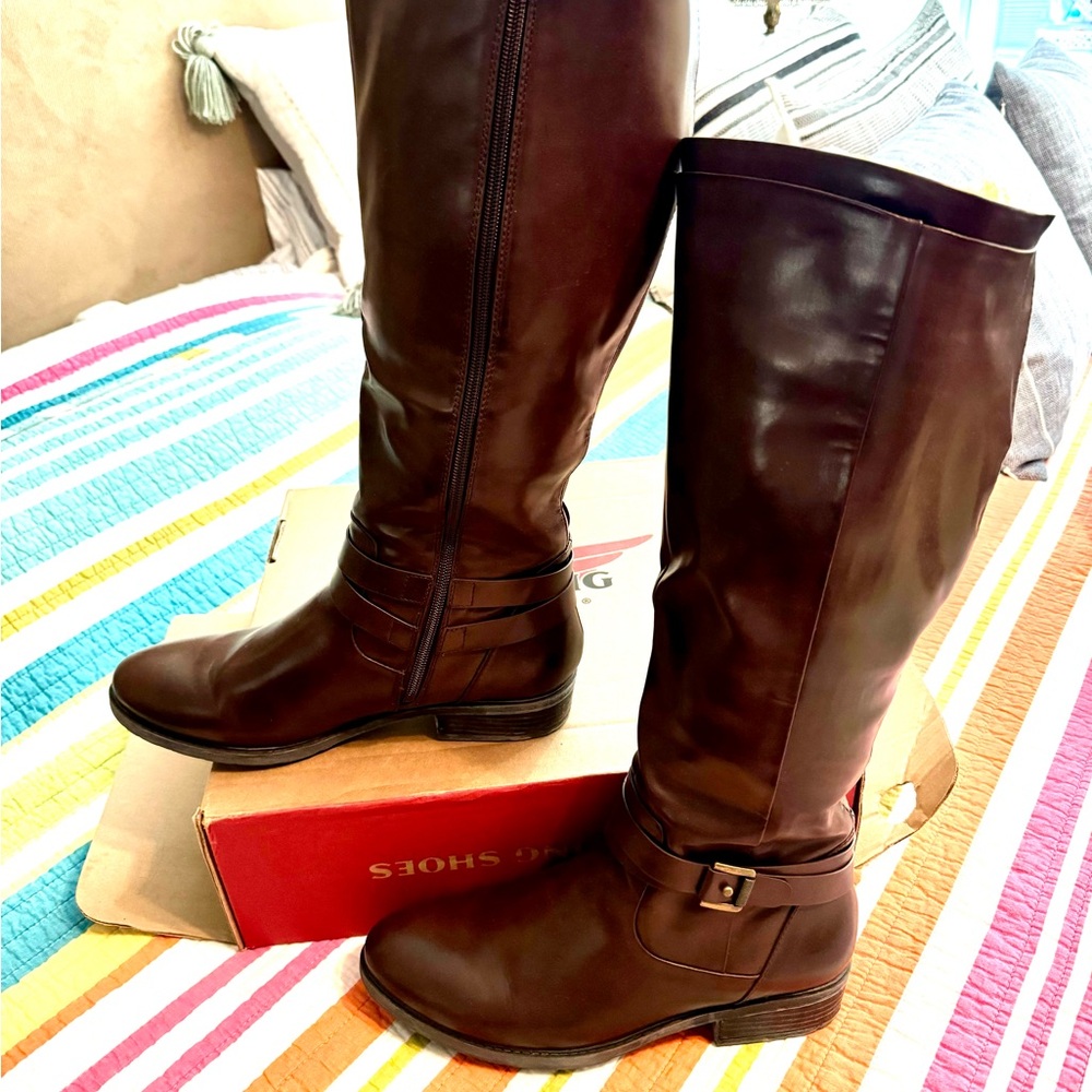 Knee-high Women’s Wide-calf Boots